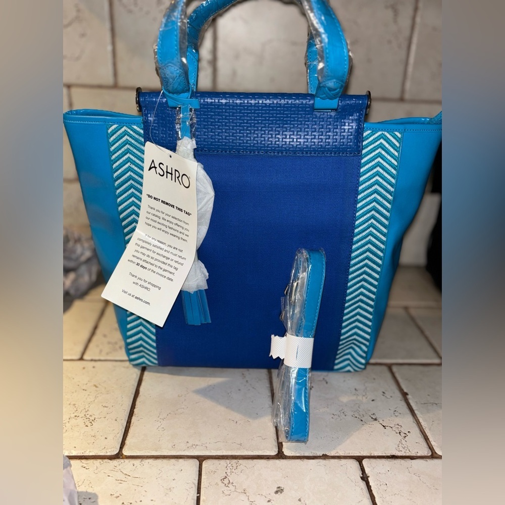 Woman’s Ashro Purse